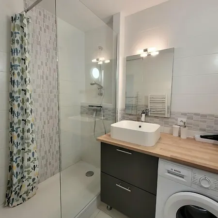 - 4 Personnes - T2 - Parking Prive - Climatisation - Fr-1-794-102 * كانيه
